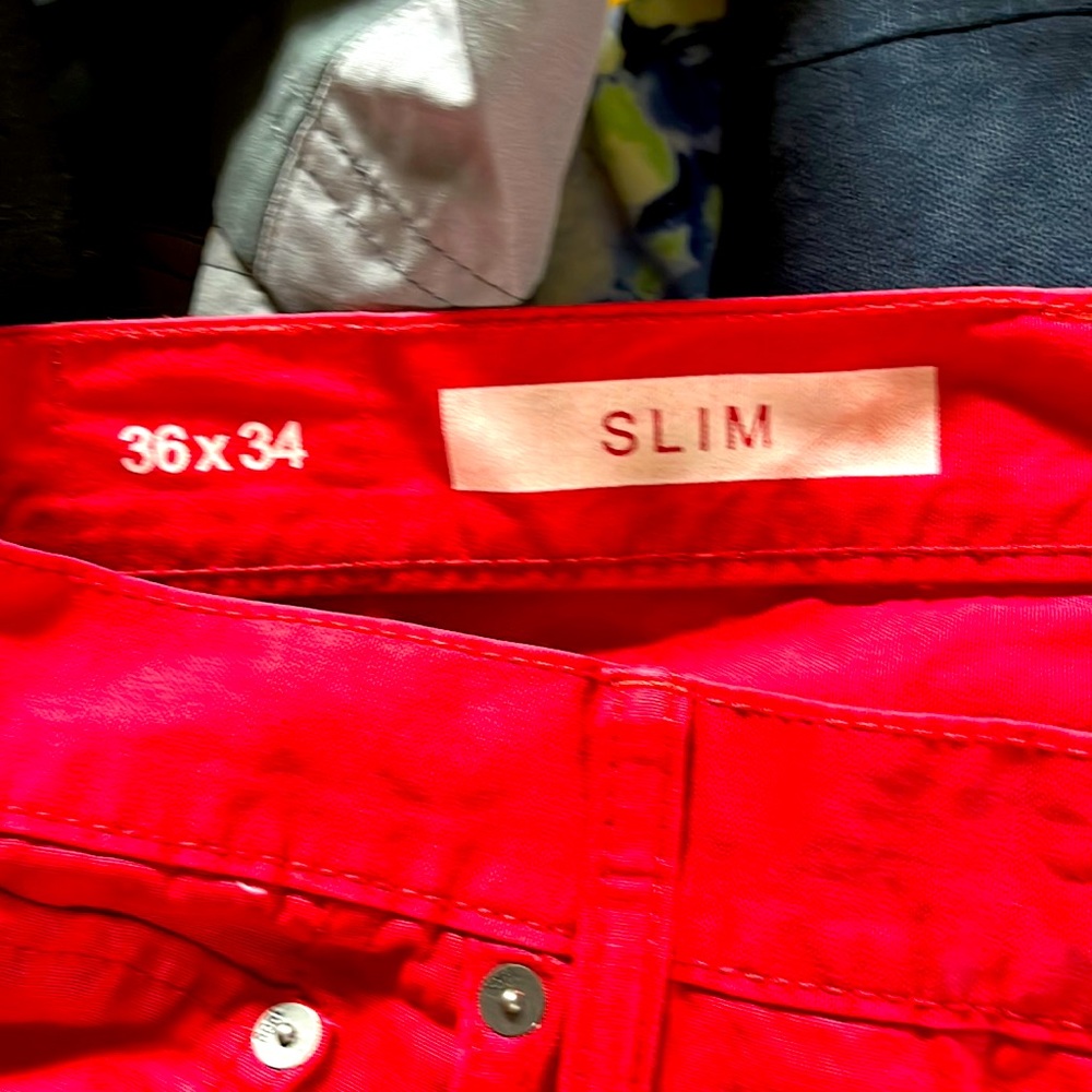 NWOT! Men’s Gap Slim Straight Red Chinos. 36x34